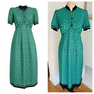 Rare Find! Loretta Caponi Clea Midi Dress in Green Curly Flower, Sz Small